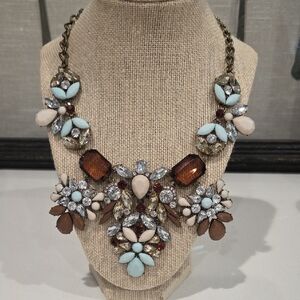 Chic Floral Gemstone Necklace